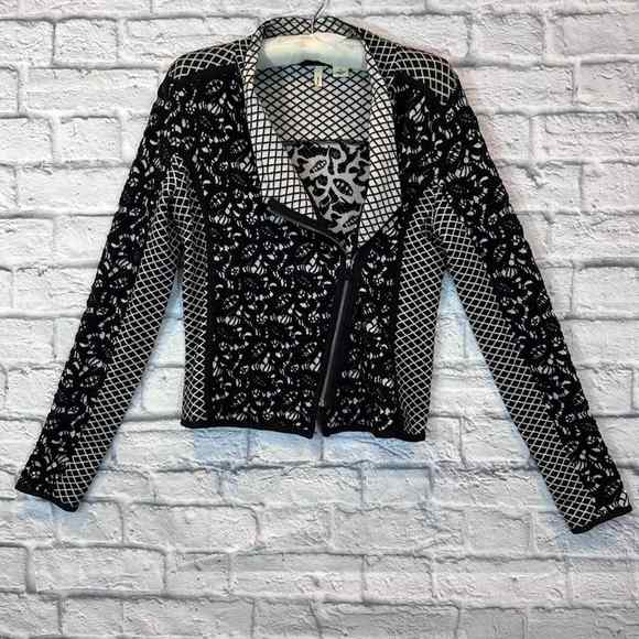 Anthropologie Sweaters - Moth (Anthropologie) knit black & white knit moto style sweater size Small A226